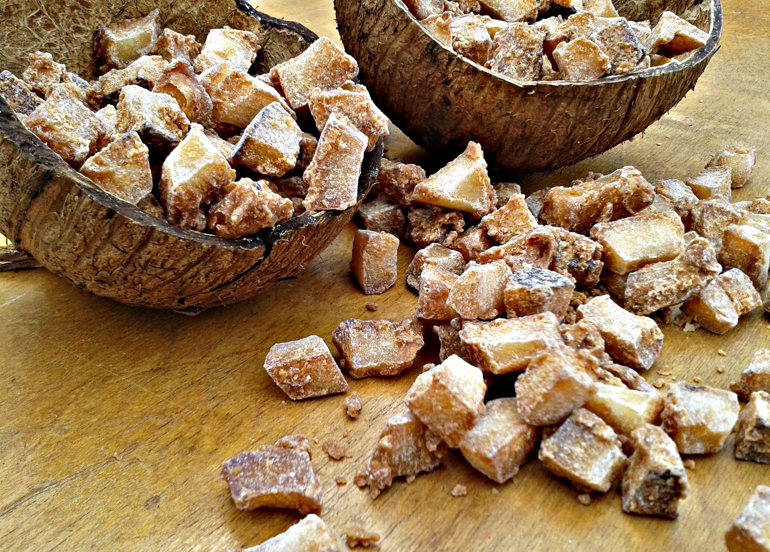 Coco em cubos caramelizado
